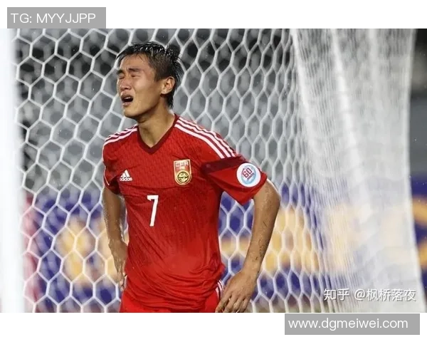 足球明星骂人背后的素质与职业形象对比分析